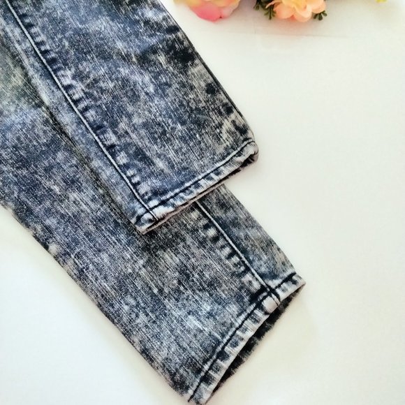 Acid Wash Twelve K Womens Destroyed Jeans - Picture 14 of 15